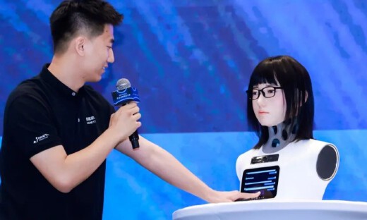 松延动力发布新一代仿生机器人小诺