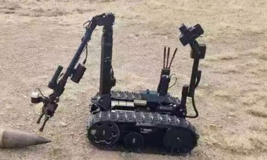 刀山火海里的“钢甲战士”：特种场景中的机器人应用与革新