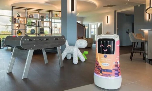 酒店给你送外卖的机器人三年亏8亿，用机器人为啥不能省钱？