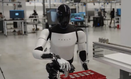 特斯拉前高管打脸马斯克：Optimus机器人不适合在工厂工作