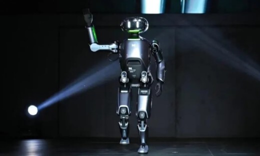 「教父」谢幕，铁人登场