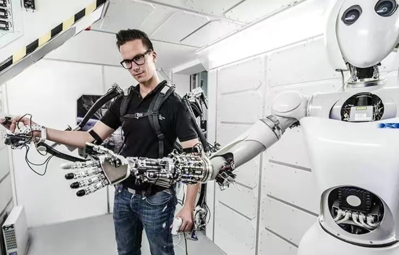 国外多所顶尖机构发布IEEE TRO人形机器人遥操作综述