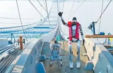 国产人形机器人走上全球最长猫道