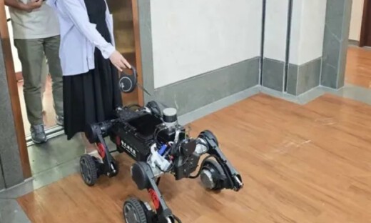 智元四足机器人完成室内智能导盲演习