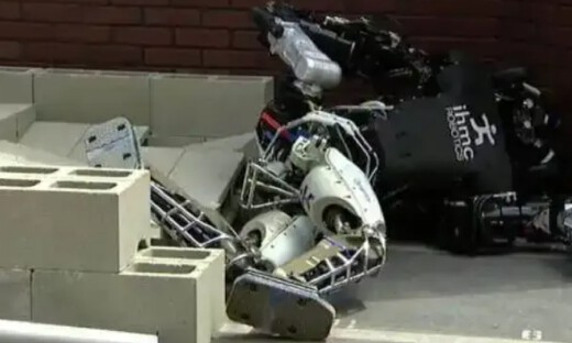 人形机器人“发疯”警报：1.8米巨物安全失控，新安全设计亟待出台