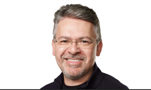 消息称苹果人工智能部门负责人John Giannandrea遭降职，WWDC25中并未露面