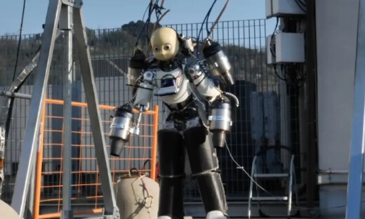 1000牛推力！800摄氏度火焰！全球首款飞行人形机器人来了！