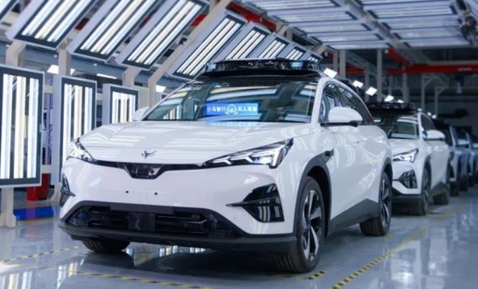 小马智行Robotaxi落地迪拜，2025年启动路测