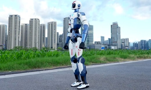 3.99万起，宇树发布双足机器人新品Unitree R1