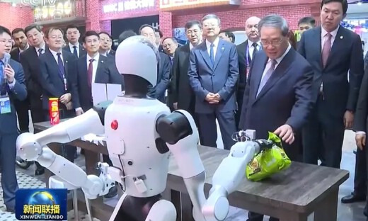 WAIC正式开幕，银河通用技术首次集中亮相国家级平台