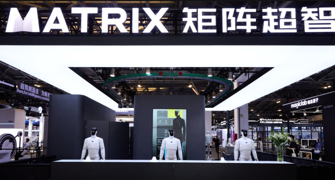 全球首秀！矩阵超智MATRIX-1引爆WAIC 2025，三大技术突破定义人形机器人行业新标杆