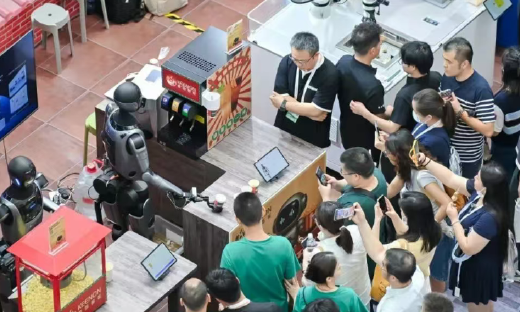 WAIC 2025，我们正在见证哪些人形机器人产业新趋势？