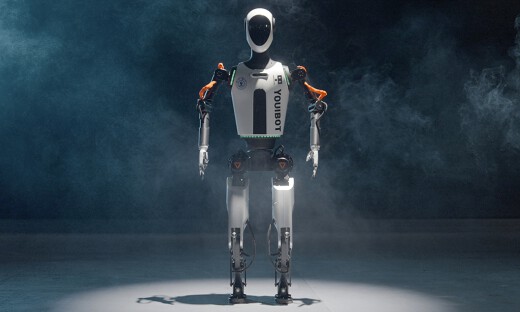 人形机器人凌枢全球首发：工业具身智能迈入跨场景集群作业时代