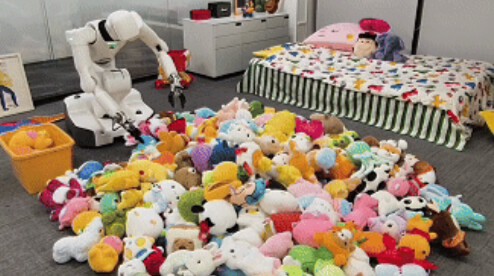 星尘智能发布机器人全身移动操作模型与学习套件，助推真实场景落地应用