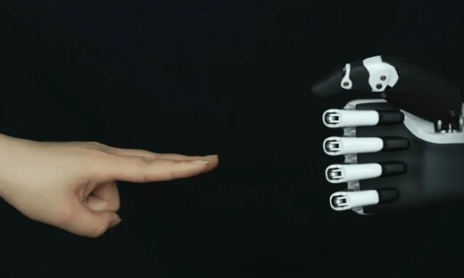 灵巧手的怪象和博弈