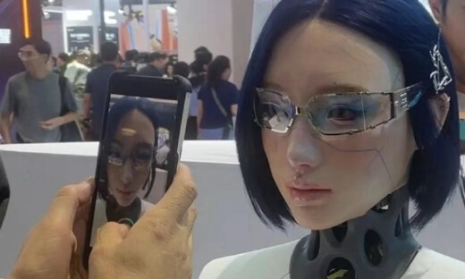 机器人最重要的组件，是定语