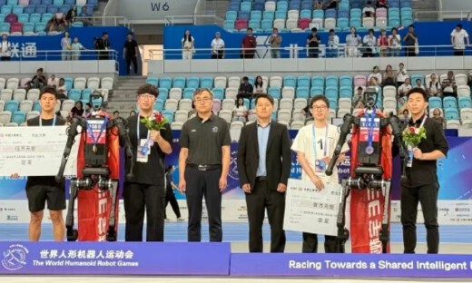 宇树机器人“撞人逃逸”火到国外，王兴兴回应：下次不遥控了