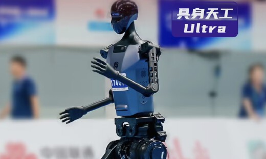 人形机器人史上首个百米“飞人”诞生