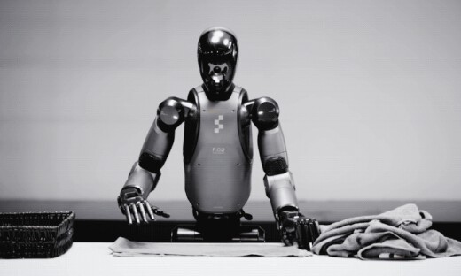 10年了，人形机器人还在努力征服衣物