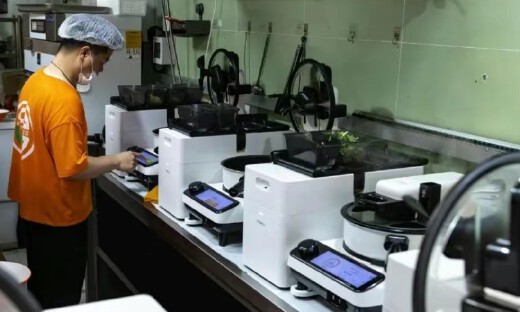 中餐连锁疯狂扫货，炒菜机器人成“香饽饽”？