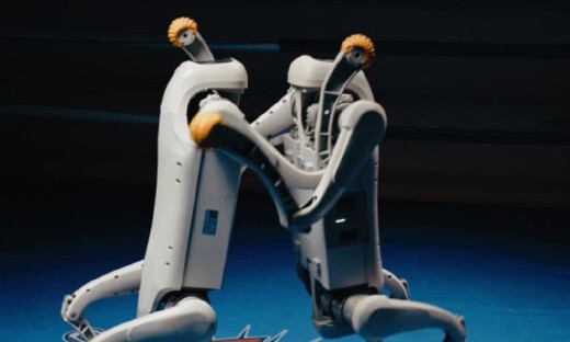 智元机器人新款四足机器人D1 MaxPro首次亮相