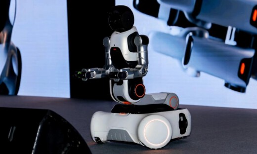 智元机器人发布新款产品“灵犀X2-W”