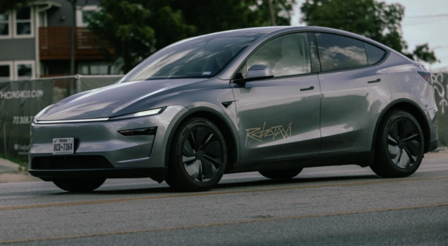 特斯拉RoboTaxi应用正式向公众开放