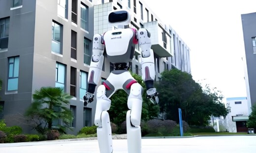 AI陪伴机器人，人形机器人的全新可能？