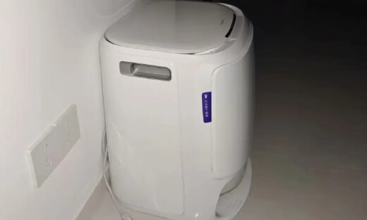 半夜异响，扫地机器人把中产玩坏了