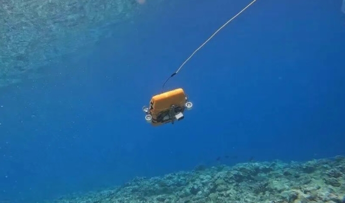 突破技术瓶颈!哈工程水下“海龟”机器人实现厘米级观测!360°灵活观测