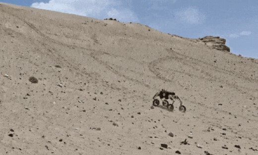 中国团队研发，我国轮足机器人通过高原“大考”，戈壁湿地如履平地