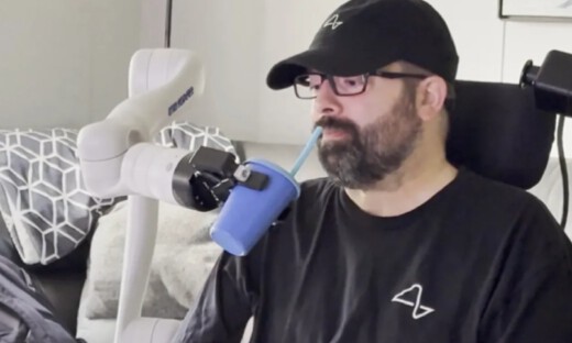 Neuralink展示“脑机接口+机器人”应用