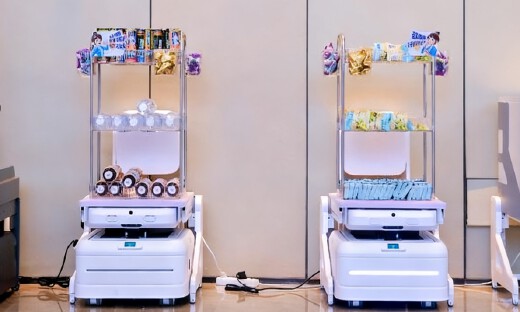 “形”随境迁：云迹科技具身智能的多模态未来验证