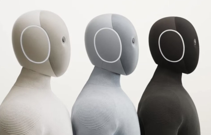 14万买断人形保姆？3500元/月能扫地陪聊，2026年进家庭，你会选吗？