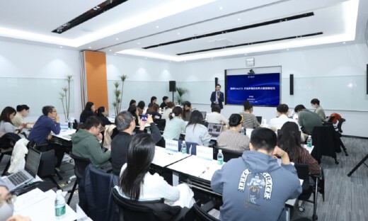 智源研究院发布悟界Emu3.5,开启多模态世界大模型新纪元