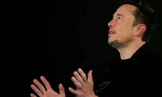 马斯克“暴论”最新版：提前给手机判死刑，AI和机器人是唯一出路