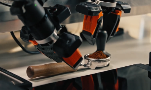 PI正式发布π∗₀.₆模型！机器人冲煮咖啡、叠衣服、折箱子技能都进化成这样了？！