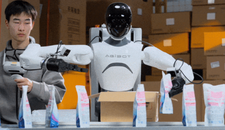 人形机器人的“学前教育”，一堆人抢着做