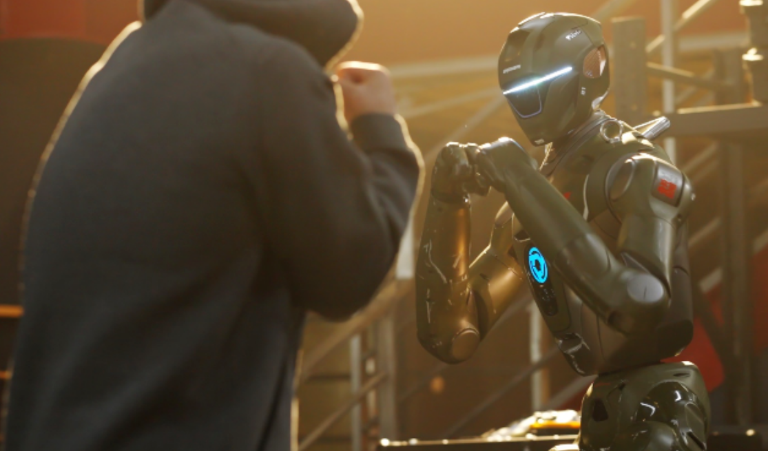 硬核美学撞上硬科技，众擎T800突破行业 “玩具化” 发展桎梏