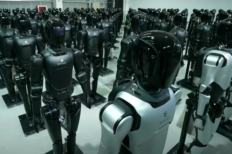 智元机器人5000台通用具身机器人下线