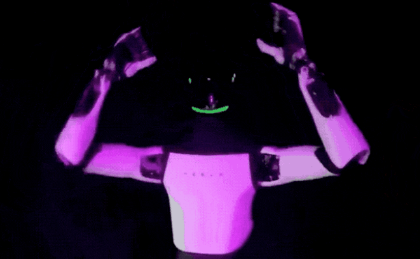 特斯拉机器人又被抓包：疑似遥控「摘头显」摔倒，名场面诞生