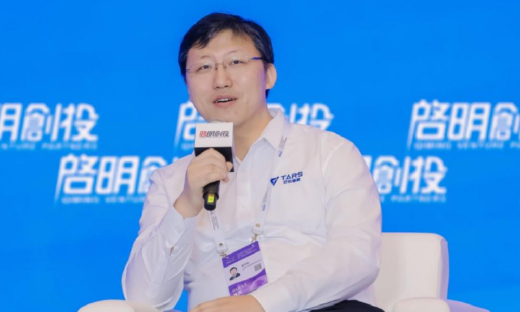 当黄仁勋在CES重申物理AI路径，它石智航已提前走通具身智能Scaling Law