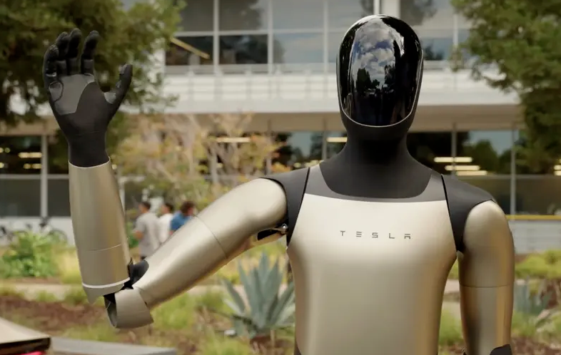 马斯克宣布：特斯拉Optimus发售日期定了！