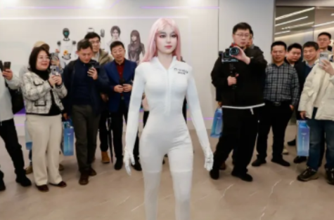 卓益得发布全球首款完全仿生机器人