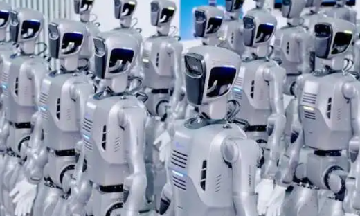 越疆第三批全尺寸工业人形机器人量产交付