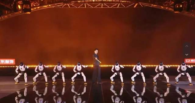 春节机器人忙不停