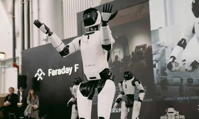 贾跃亭“造人”上热搜，机器人1.7万开卖，已拿下1211台订单