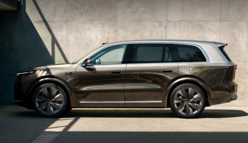 新设人形机器人团队，李想「梭哈」具身智能，能救得了理想吗？