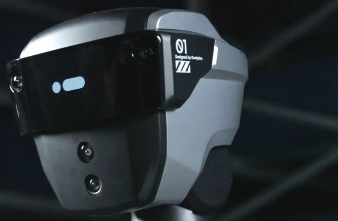 场景原生的人形机器人，正在补上无人仓的最后一块拼图