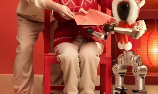 这个春节999元租个人形机器人拜年，然后呢？